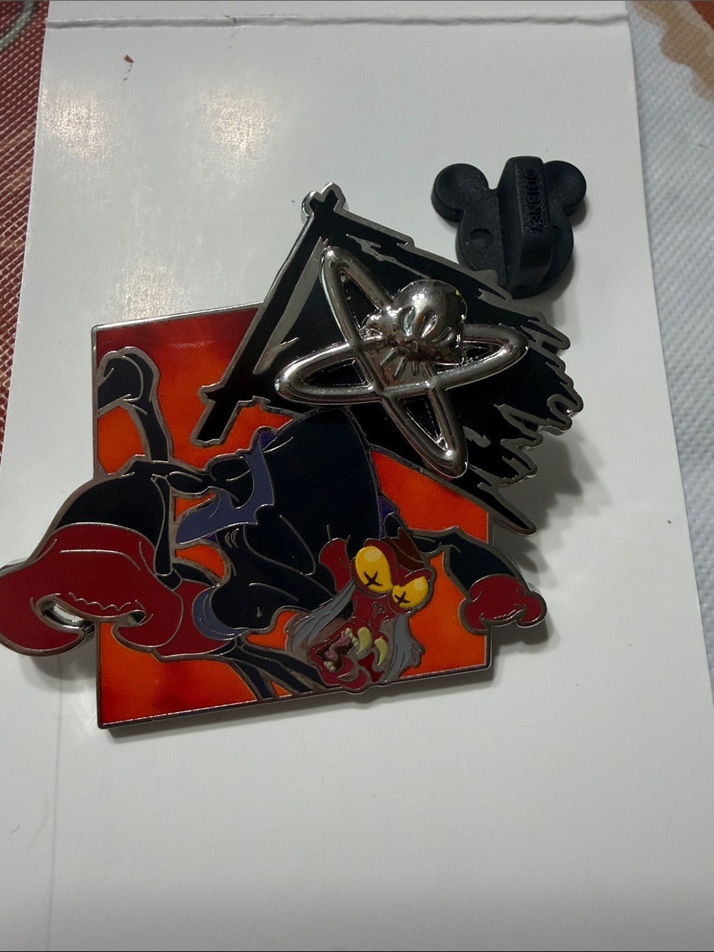 Disney scroop treasure planet Enamel Pin - Black and Red Skull Design